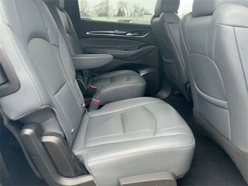 Used 2024 Buick Enclave Premium image 30