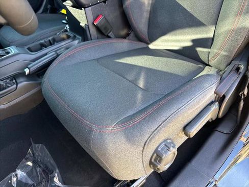 Certified 2024 Jeep Wrangler Unlimited Rubicon AWD/4WD image 18