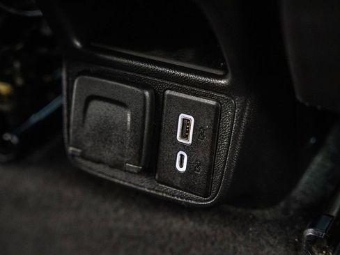 Used 2021 Chevrolet TrailBlazer RS w/ Convenience Package FWD image 34