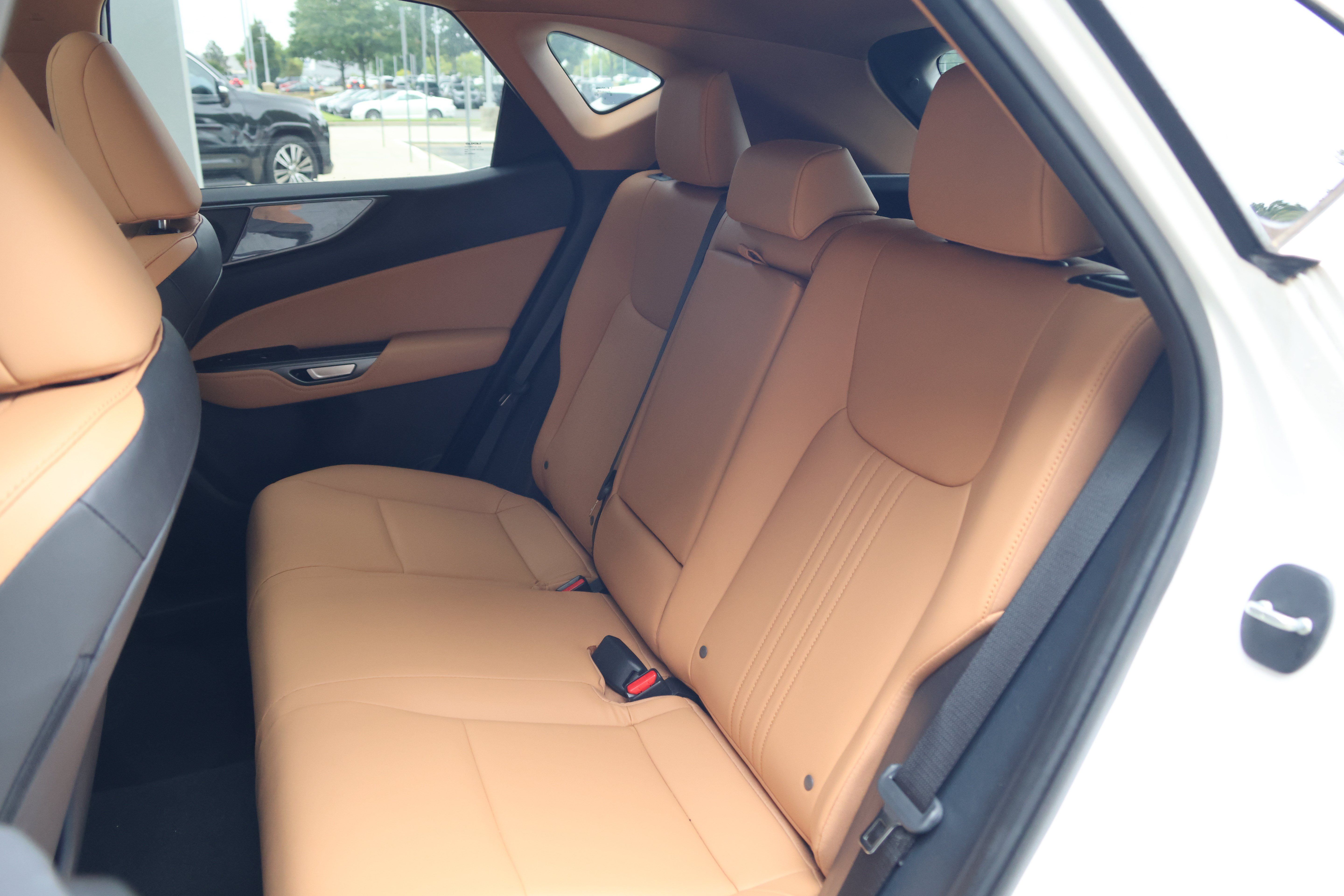 Used 2024 Lexus NX 250 FWD image 38