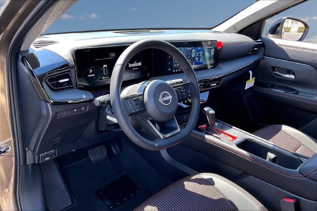 New 2027 Nissan Kicks SR FWD image 5
