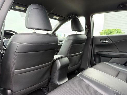 Used 2017 Honda Accord Sport image 21