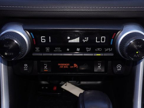 Used 2020 Toyota RAV4 XLE image 18