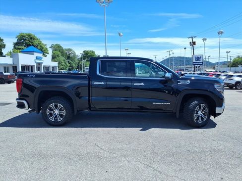 Used 2025 GMC Sierra 1500 SLT AWD/4WD image 3