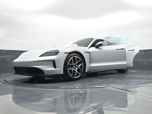 Used 2025 Porsche Taycan RWD image 32
