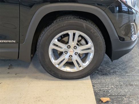 Used 2020 GMC Terrain SLE image 21