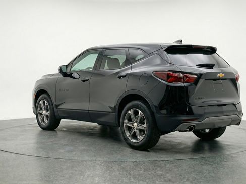 Used 2025 Chevrolet Blazer LT FWD image 6