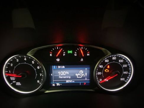 Used 2024 GMC Terrain SLE w/ Driver Convenience Package FWD image 15