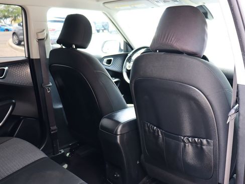Used 2020 Kia Soul EX FWD image 28