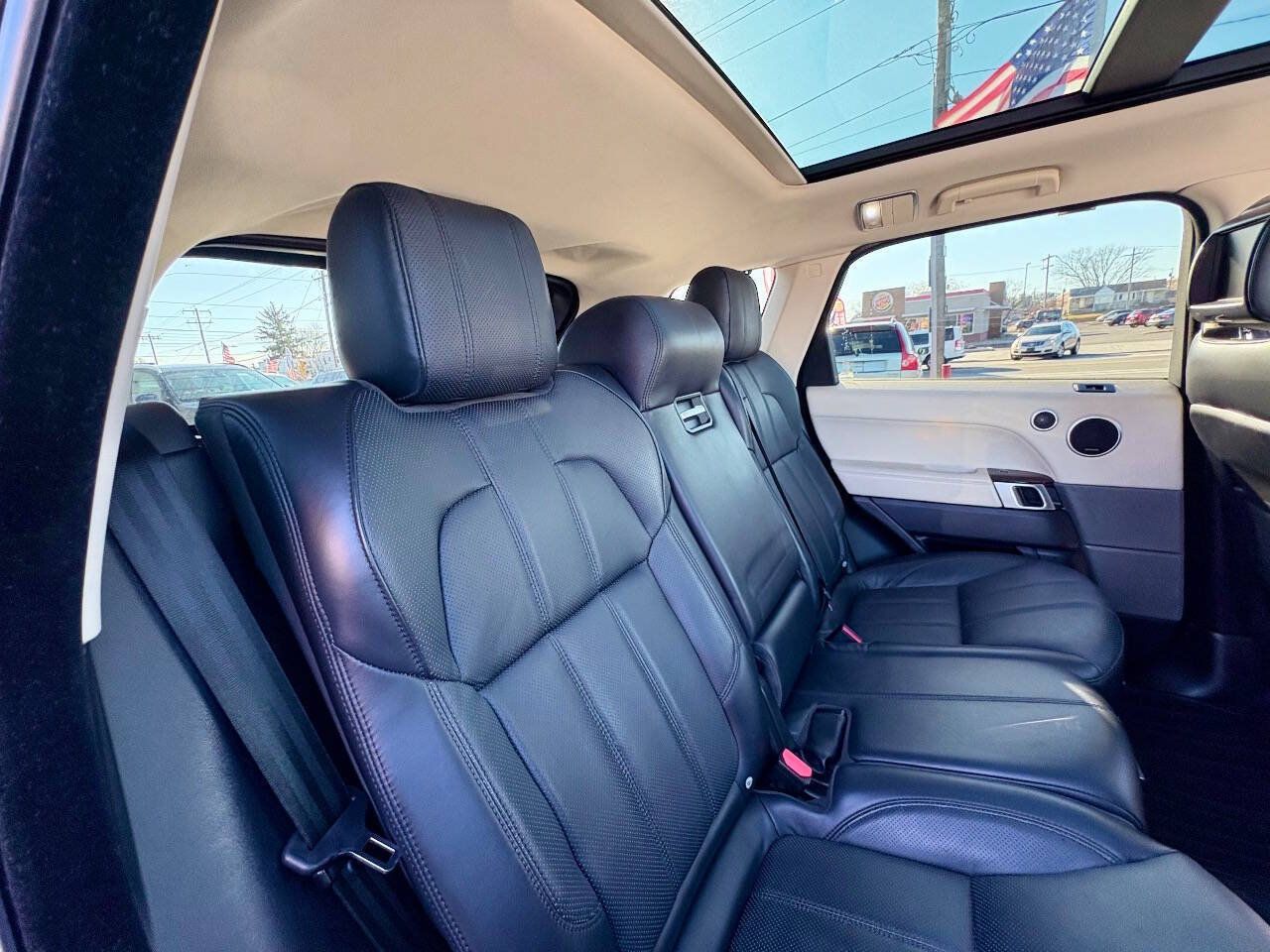Used 2014 Land Rover Range Rover Sport HSE AWD/4WD image 32