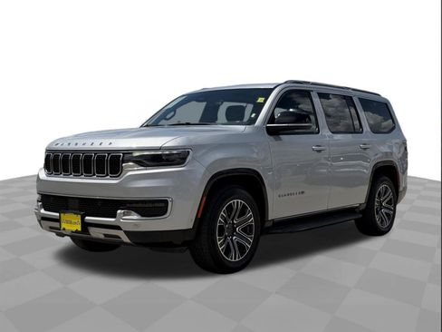 Used 2024 Jeep Wagoneer Series II w/ Flexible Seating Group RWD image 1