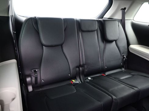 Used 2022 Kia Carnival SX Prestige image 17