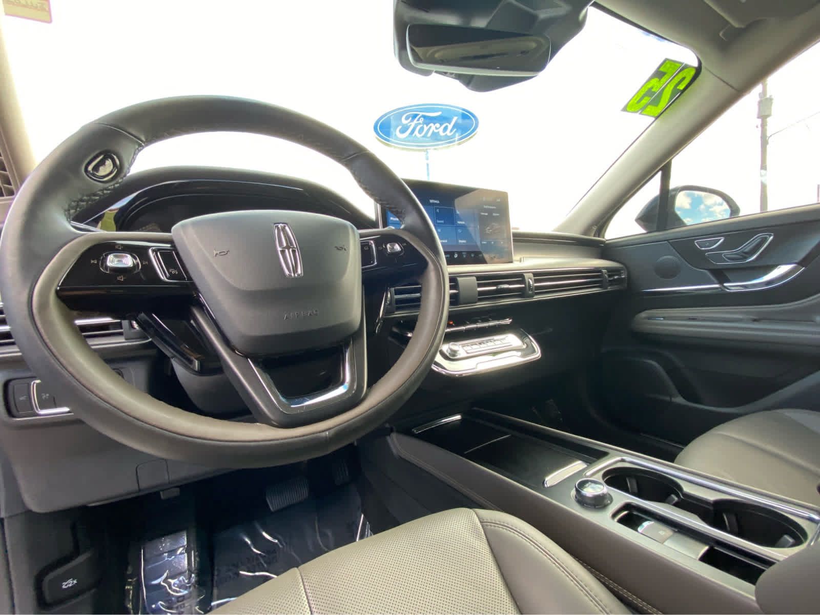 Used 2025 Lincoln Corsair Reserve w/ Jet Appearance Package AWD/4WD image 18