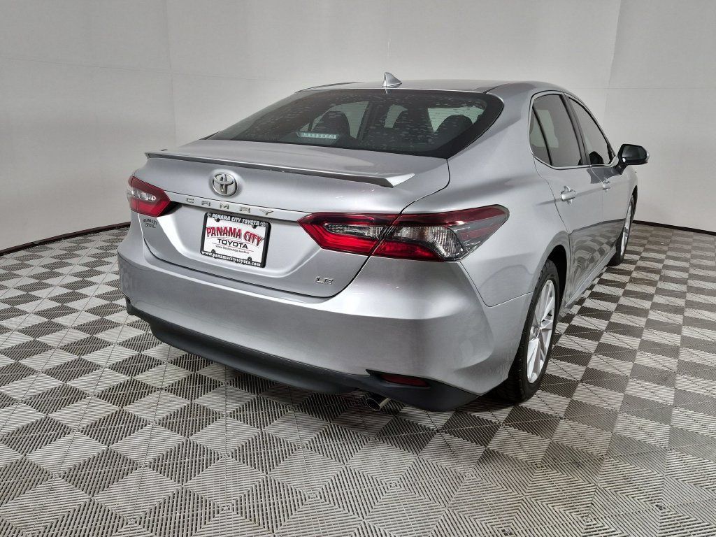 Used 2021 Toyota Camry LE FWD image 3