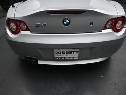 Used 2005 BMW Z4 2.5i image 14