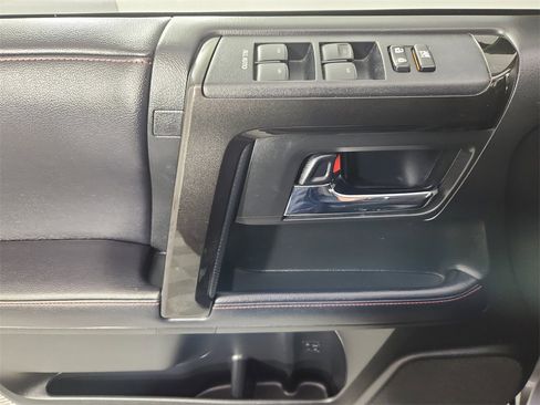 Used 2019 Toyota 4Runner TRD Off-Road image 9