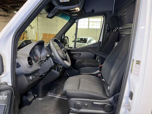 Used 2026 Mercedes-Benz Sprinter 2500 image 23