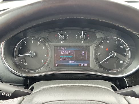 Used 2020 Buick Encore Preferred FWD image 18