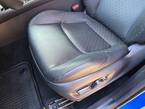 Used 2020 Toyota C-HR Limited image 23