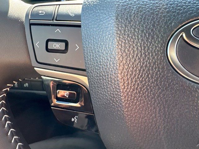 Used 2026 Toyota Camry Hybrid w/ Convenience Package FWD image 17