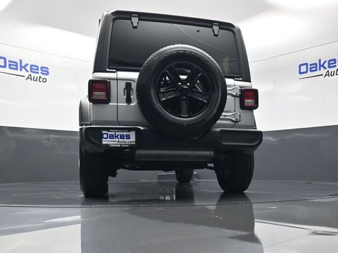 Used 2022 Jeep Wrangler Unlimited Sport image 41