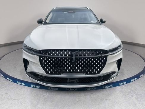 Used 2024 Lincoln Nautilus Reserve w/ Equipment Group 203A image 2