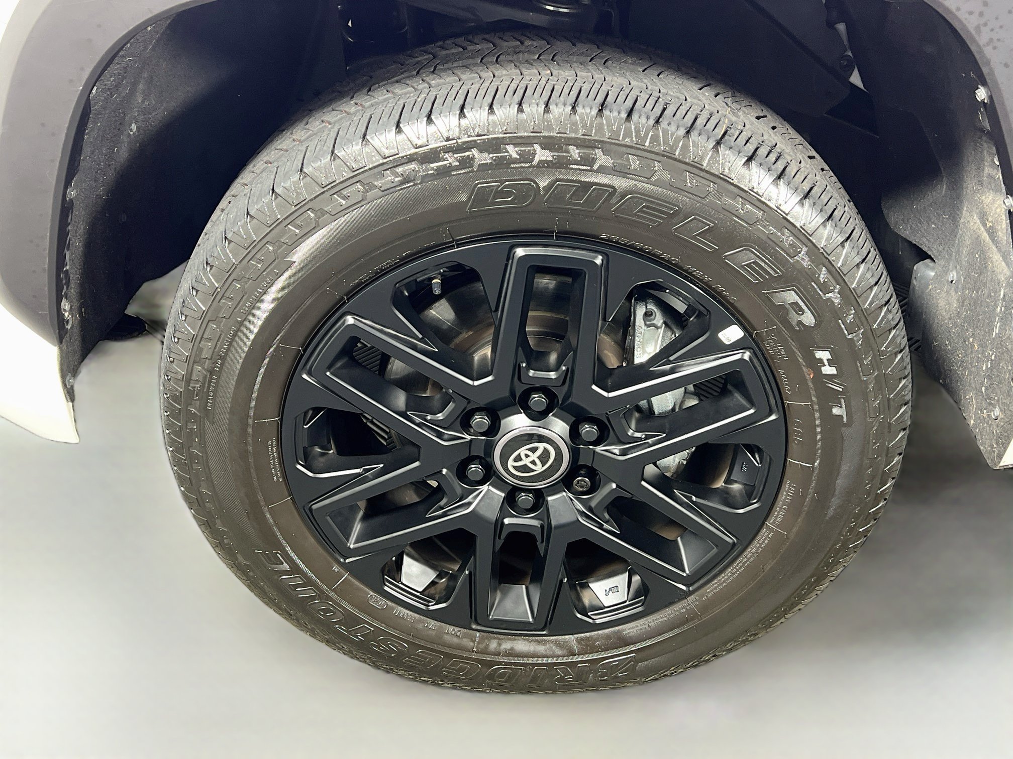Used 2026 Toyota Tundra Limited AWD/4WD image 25