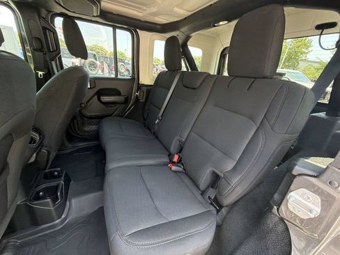 Used 2021 Jeep Wrangler Unlimited Sport AWD/4WD image 23