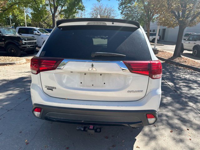 Used 2018 Mitsubishi Outlander ES AWD/4WD image 10