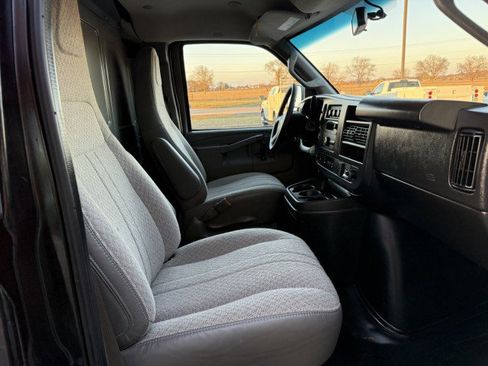 Used 2025 Chevrolet Express 2500 w/ Driver Convenience Package image 9