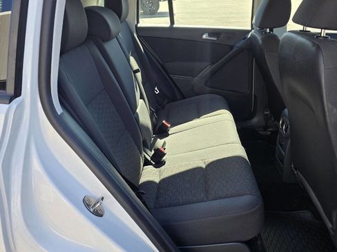 Used 2015 Volkswagen Tiguan S image 13