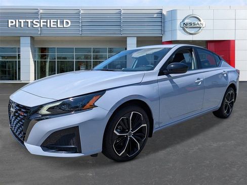 New 2025 Nissan Altima 2.5 SR image 7