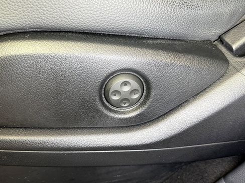 Used 2017 Mercedes-Benz GLE 350 4MATIC image 19