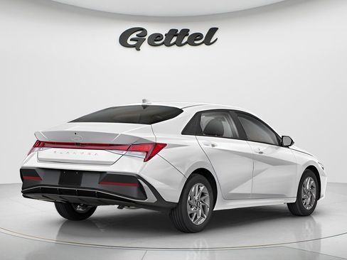 New 2026 Hyundai Elantra SEL Sport Premium FWD image 3