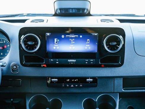 New 2026 Mercedes-Benz Sprinter 2500 image 10