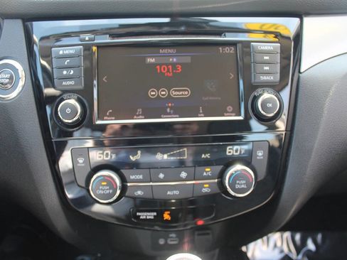 Used 2020 Nissan Rogue Sport SV w/ Technology Package AWD/4WD image 32