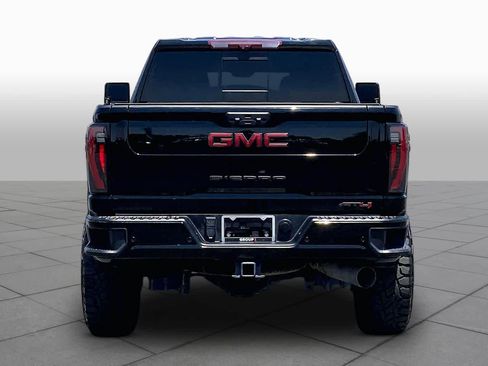 Used 2024 GMC Sierra 2500 AT4 w/ AT4 Premium Plus Package AWD/4WD image 5