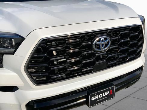 Used 2023 Toyota Sequoia Platinum AWD/4WD image 30
