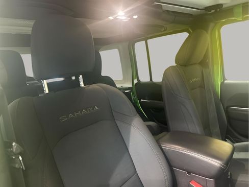 Used 2019 Jeep Wrangler Unlimited Sahara w/ Uconnect 4C Nav & Sound Group AWD/4WD image 24