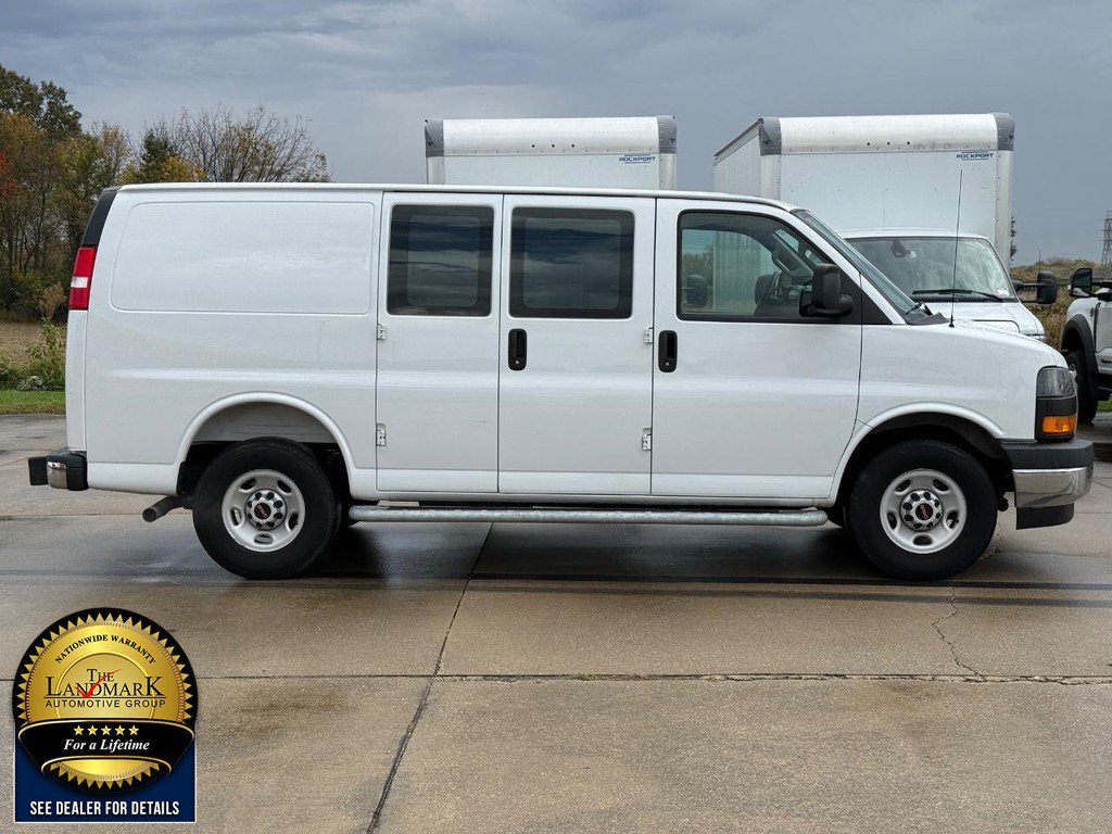 Used 2025 GMC Savana 2500 w/ Driver Convenience Package RWD image 4