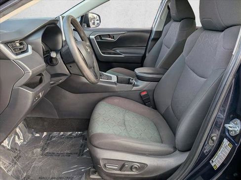 Used 2023 Toyota RAV4 XLE image 17