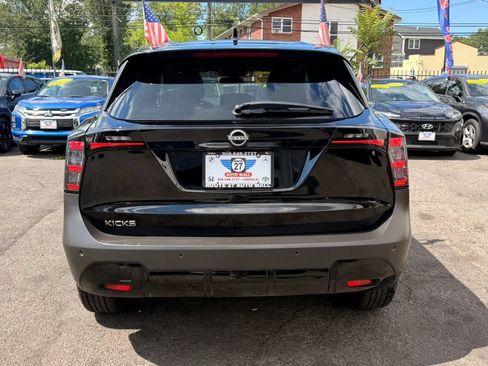 Used 2025 Nissan Kicks SV FWD image 6