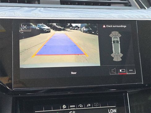 Certified 2022 Audi e-tron Premium image 26