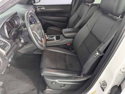 Used 2021 Jeep Grand Cherokee Laredo X image 12