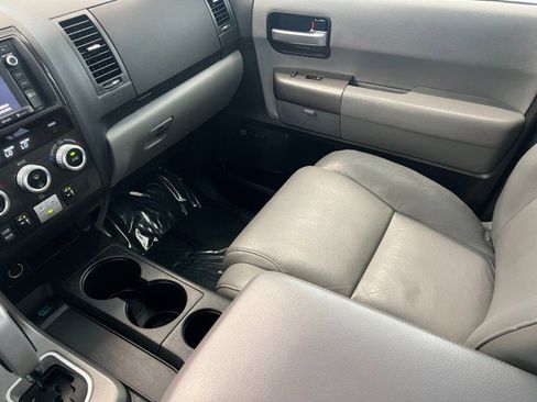 Used 2017 Toyota Sequoia Limited w/ Safety & Convenience Package AWD/4WD image 23