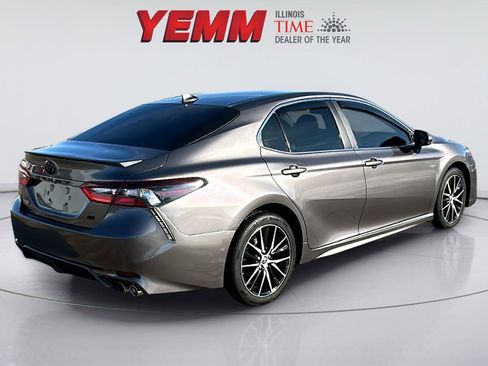 Used 2021 Toyota Camry SE image 9