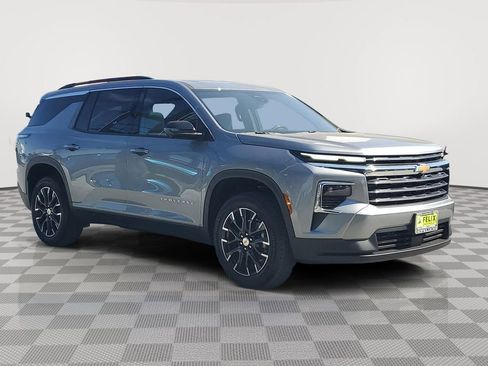 New 2026 Chevrolet Traverse LT FWD image 3