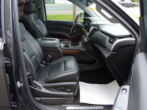 Used 2017 Chevrolet Tahoe LT image 19