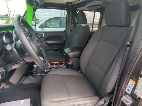 Used 2019 Jeep Wrangler Unlimited Sport S AWD/4WD image 11
