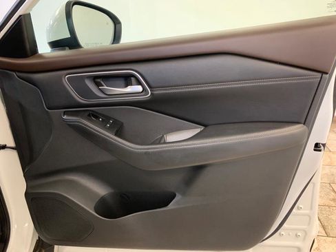 Used 2021 Nissan Rogue SV w/ Premium Package image 49